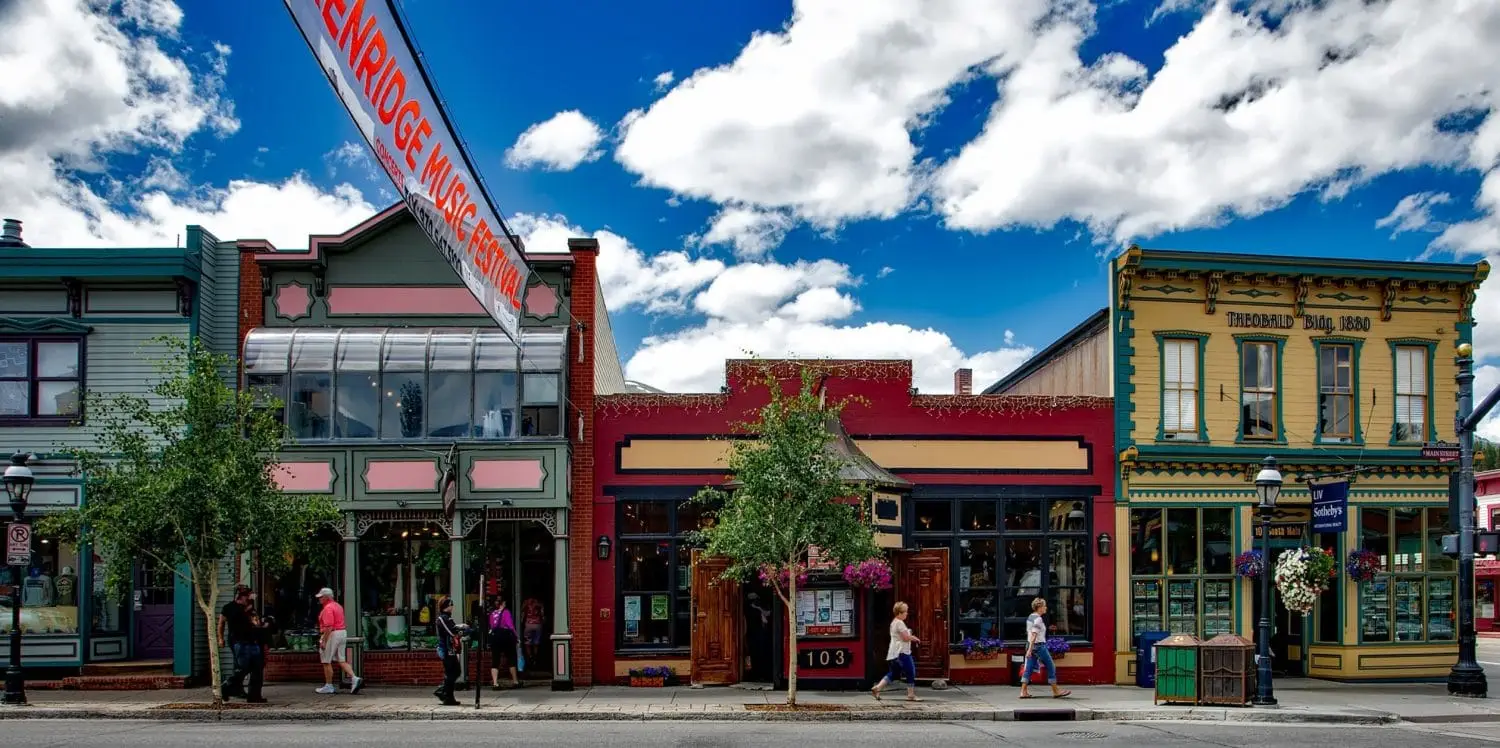 24 Best Businesses to Start in a Small Town (Low Investment)