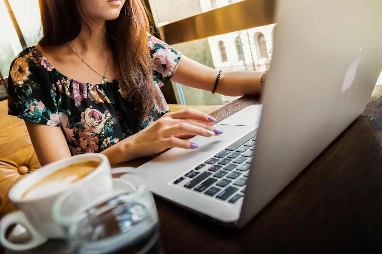 20 Best Second Jobs to Make Extra Money on Your Schedule
