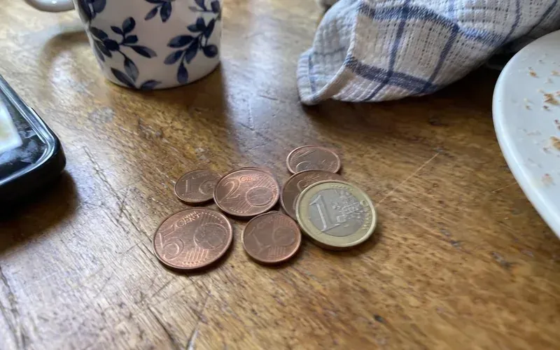 Small pile of euro cent coins showing how little eBesucher pays