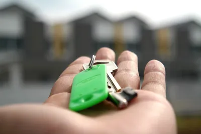 10 Proven Tips to Save Money on Rent Right Now
