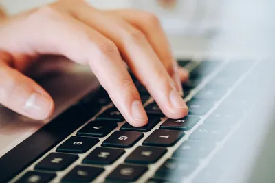 10 Online Jobs That Pay Per Hour (Part-Time and Full-Time)